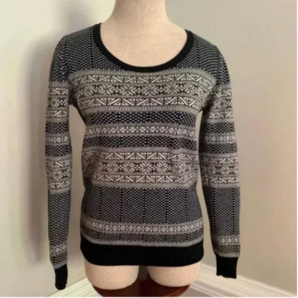 love21 Black and CreamLong Sleeve Fair Isle Crew Neck Sweater Size XS